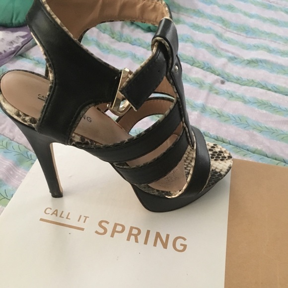 🌺🌸Call it spring 🌺🌸 snake print heels❤️ - Picture 2 of 5